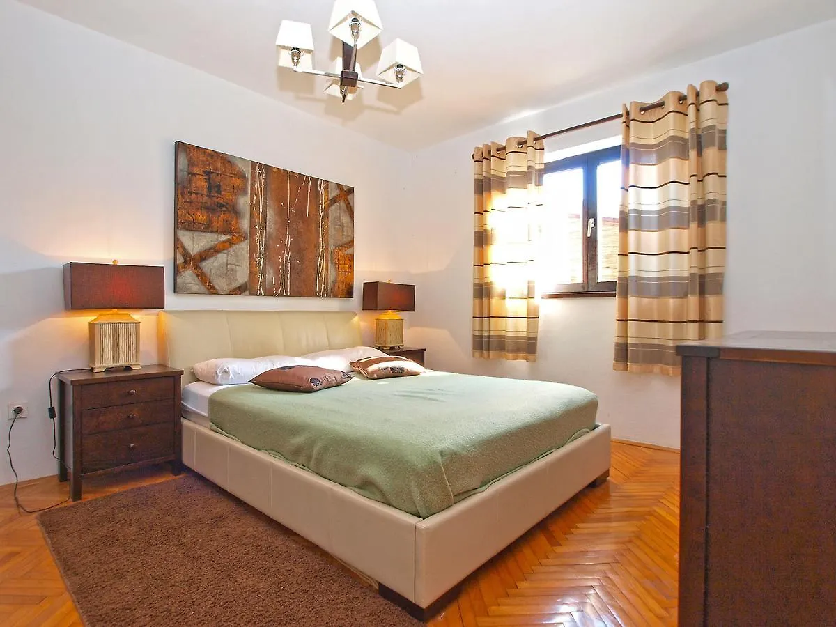 Apartments Velimir 421 Fažana
