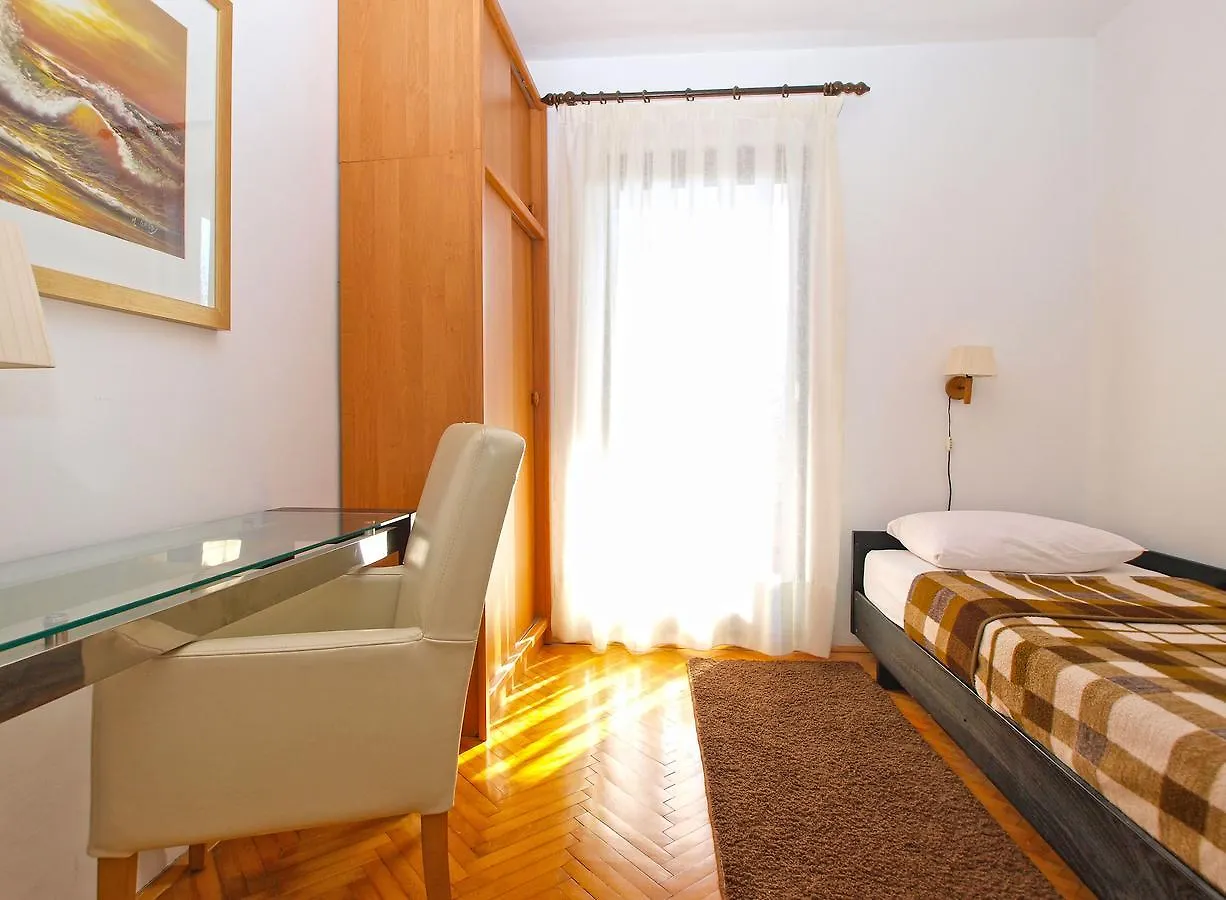 Apartments Velimir 421 Fažana