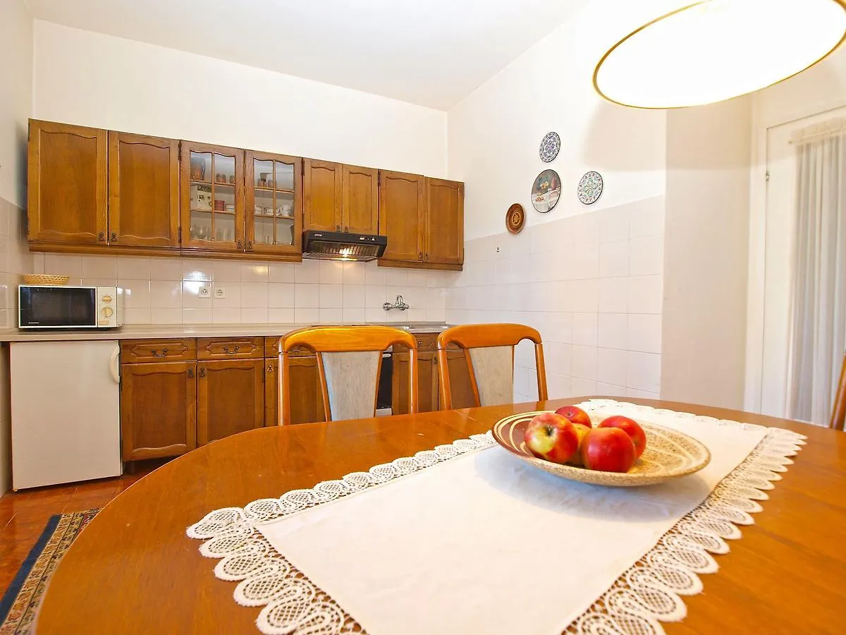 Apartments Velimir 421 Fazana