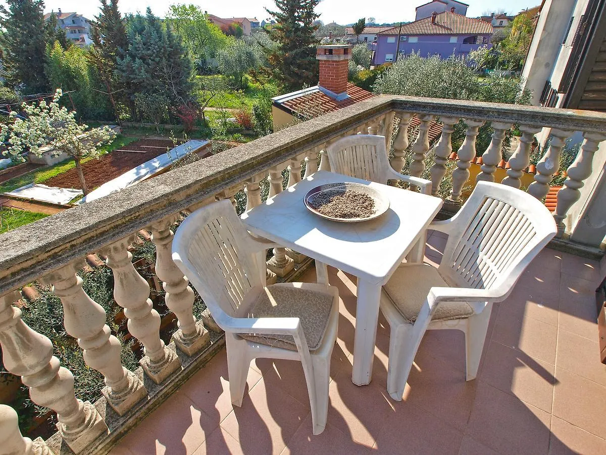 Apartments Velimir 421 Fazana 0*,
