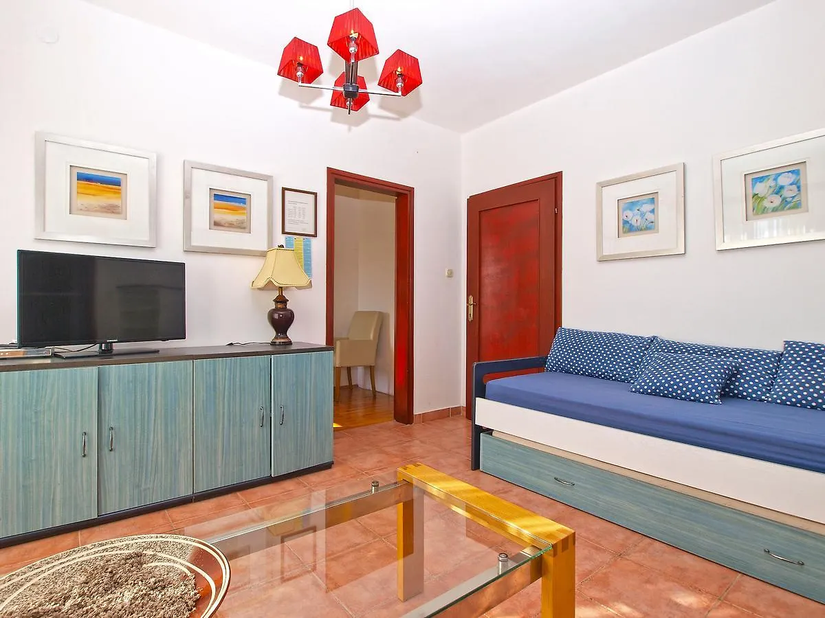 Apartments Velimir 421 Fazana 0*,  Croatia