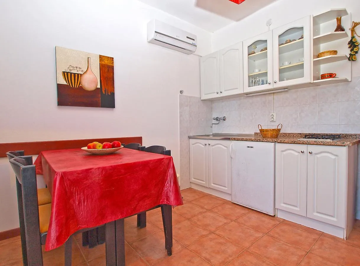 Apartments Velimir 421 Fazana