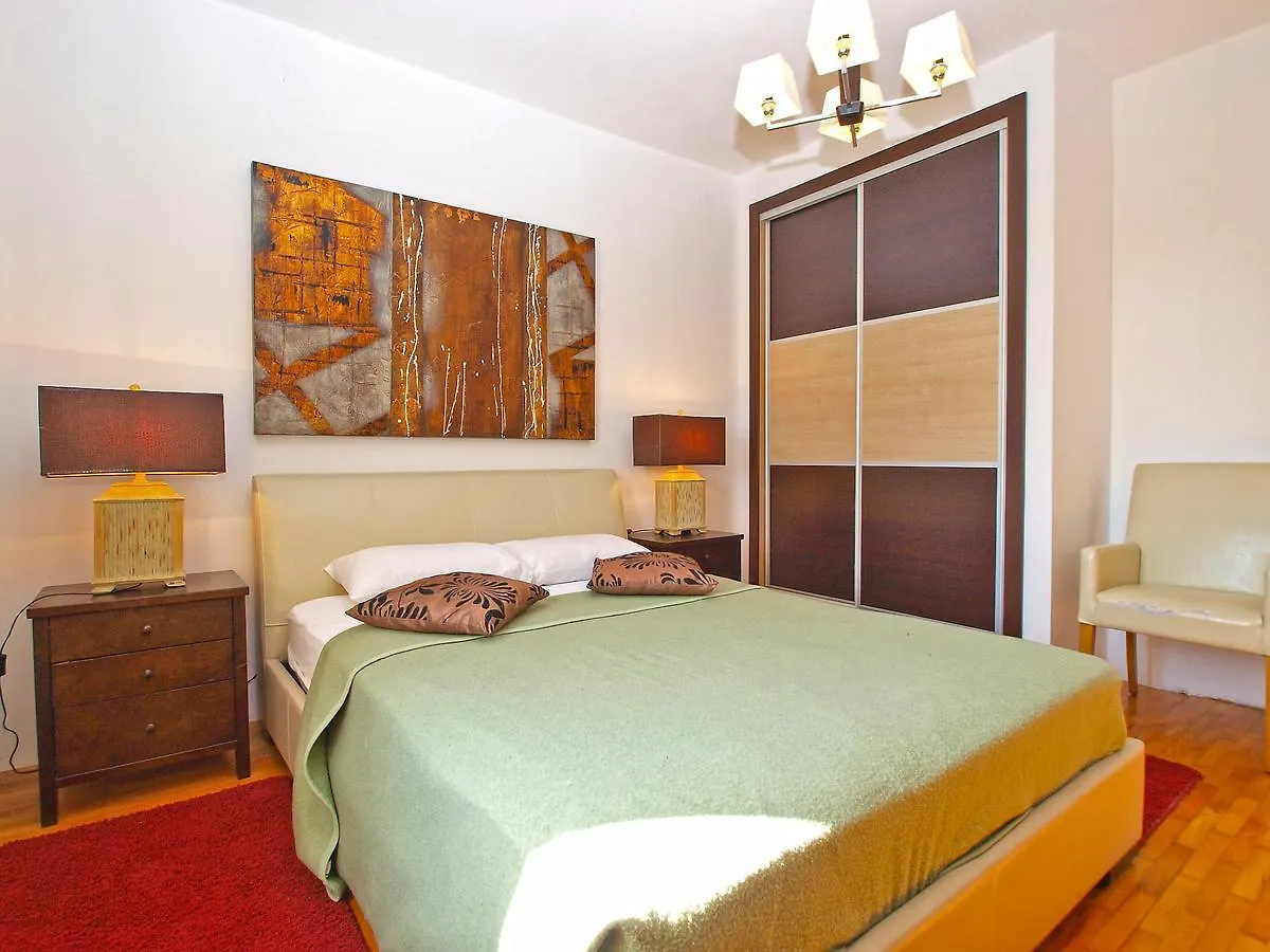 Apartments Velimir 421 Fazana