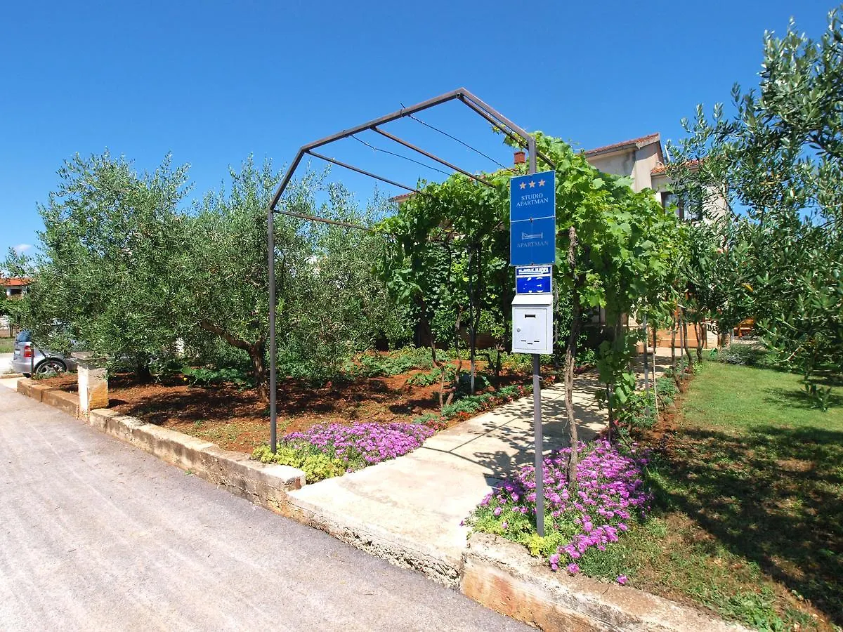 Apartments Velimir 421 Fazana